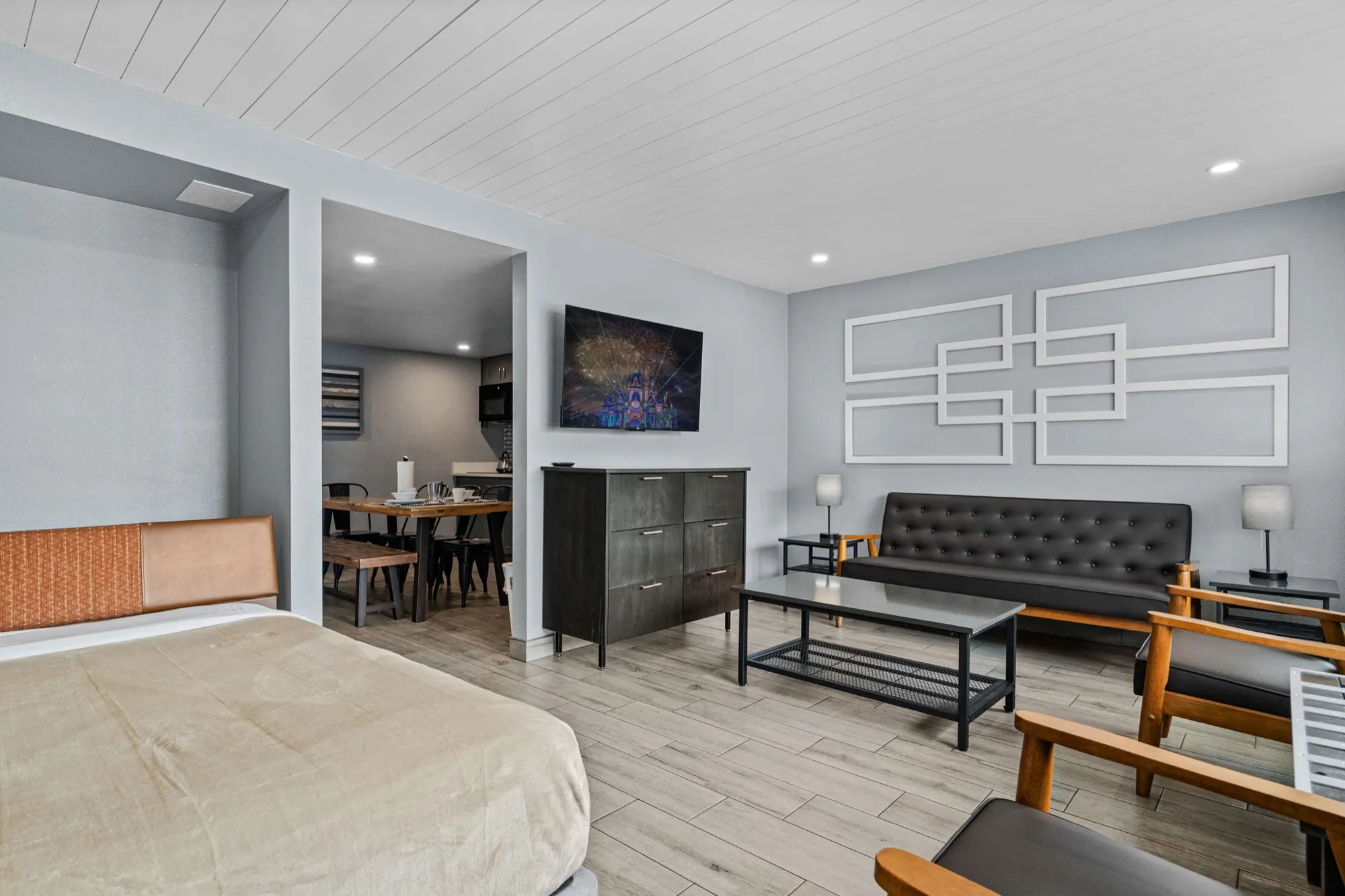Two-Bedroom, Two-Bath (sleeps 10)