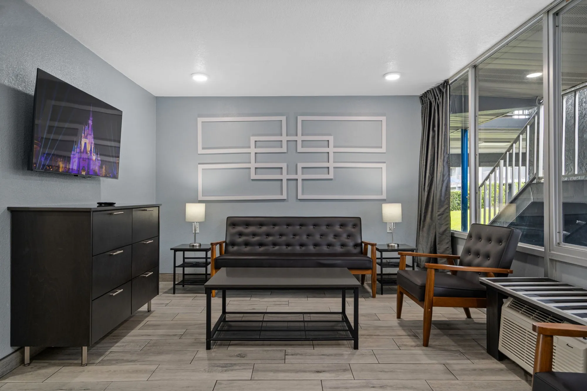 Two-Bedroom, Two-Bath (sleeps 12)